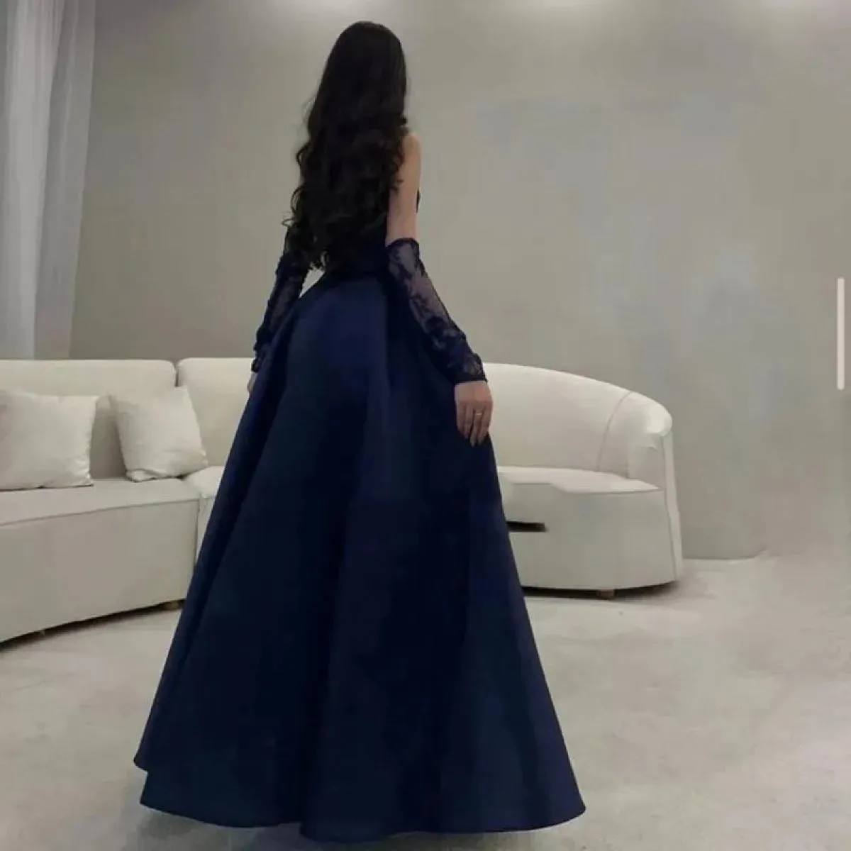 Abiti da ballo con maniche in pizzo blu navy Abiti da donna 2023 con spalle scoperte Abito da sera formale in raso Arabia Saudit