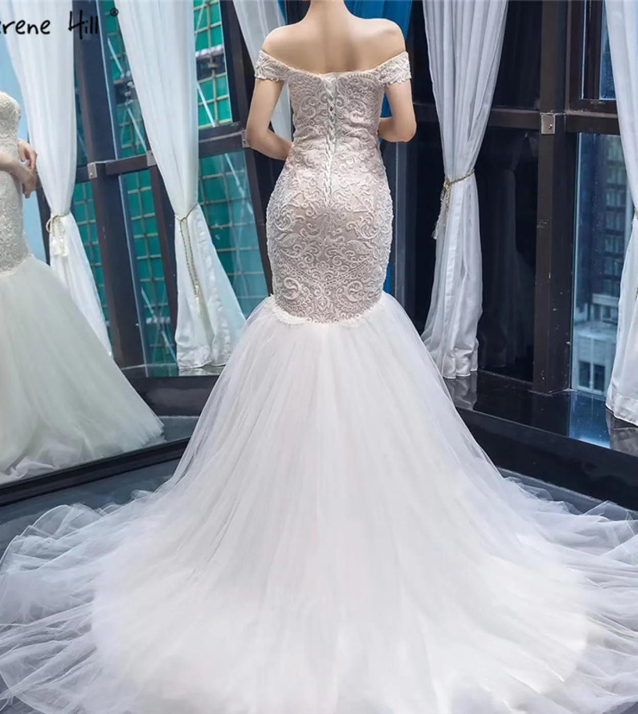 Abiti da sposa a sirena di fascia alta nuda bianca con spalle scoperte Abiti da sposa con perline Serene Hill Hm66666 Matrimonio