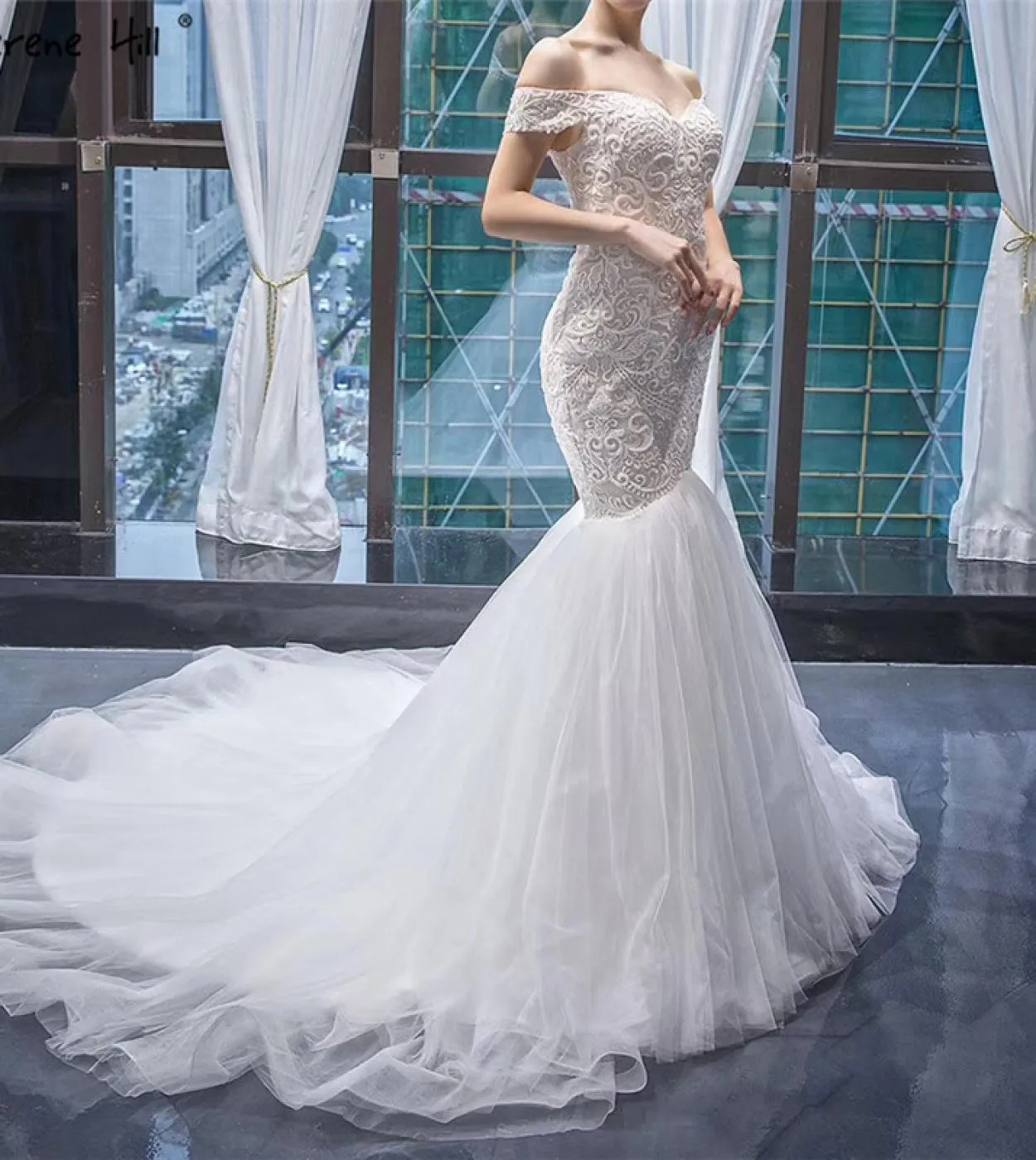 Abiti da sposa a sirena di fascia alta nuda bianca con spalle scoperte Abiti da sposa con perline Serene Hill Hm66666 Matrimonio