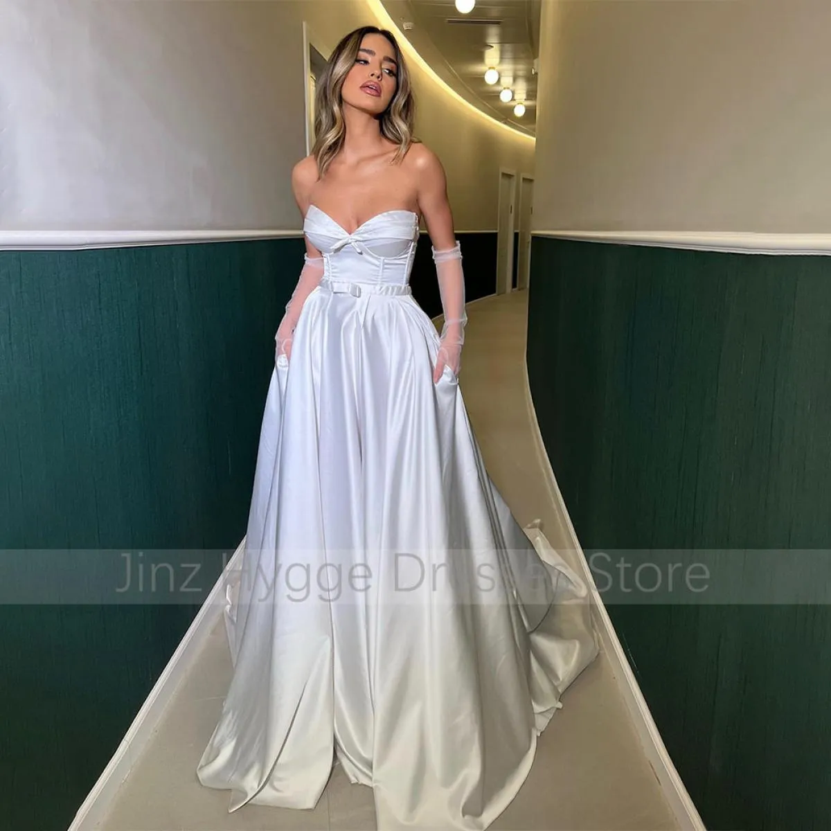 Abiti da sposa semplici Abiti da sposa in raso bianco con scollo a cuore A Line per le donne 2023 Abito da sposa elegante con pi