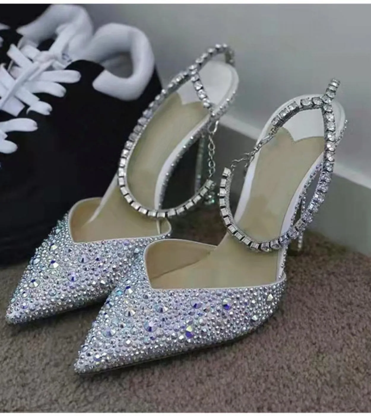 Catene di strass di lusso stile stella Pompe da donna Eleganti tacchi alti Cinturino alla caviglia estivo Scarpe da festa Moda b