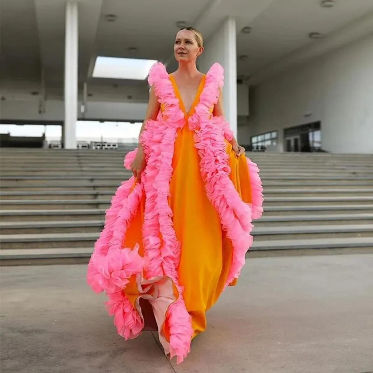 Unico abito da ballo con volant rosa e arancione, abiti da festa formali, scollo a V, tulle gonfi, abiti da cerimonia, colori mi